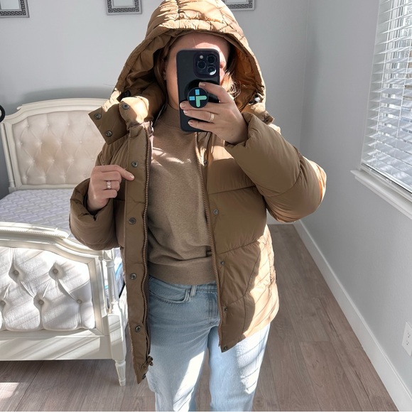 Urban Outfitters Brown Puffer Jacket with detachable hood - Picture 6 of 11